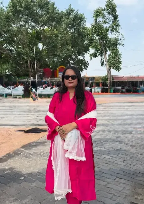 Mobile verified influencer — Medha Ujjain